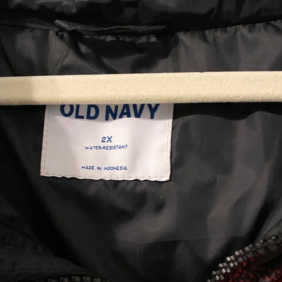 Old Navy Water-Resistant Jacket - Picture 3 of 10